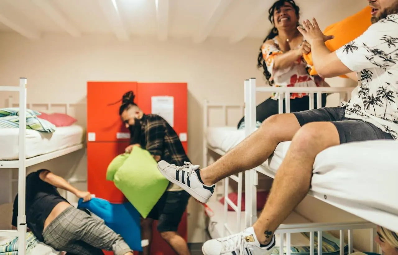 Booze & Snooze Social Hostel Σπλιτ 0*,